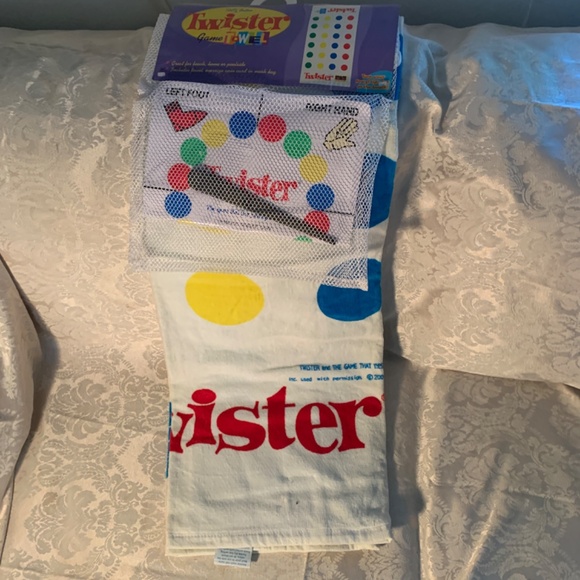 NWT 2004 Hasbro TWISTER GAME BEACH TOWEL - Unused - in original packaging - Picture 8 of 8